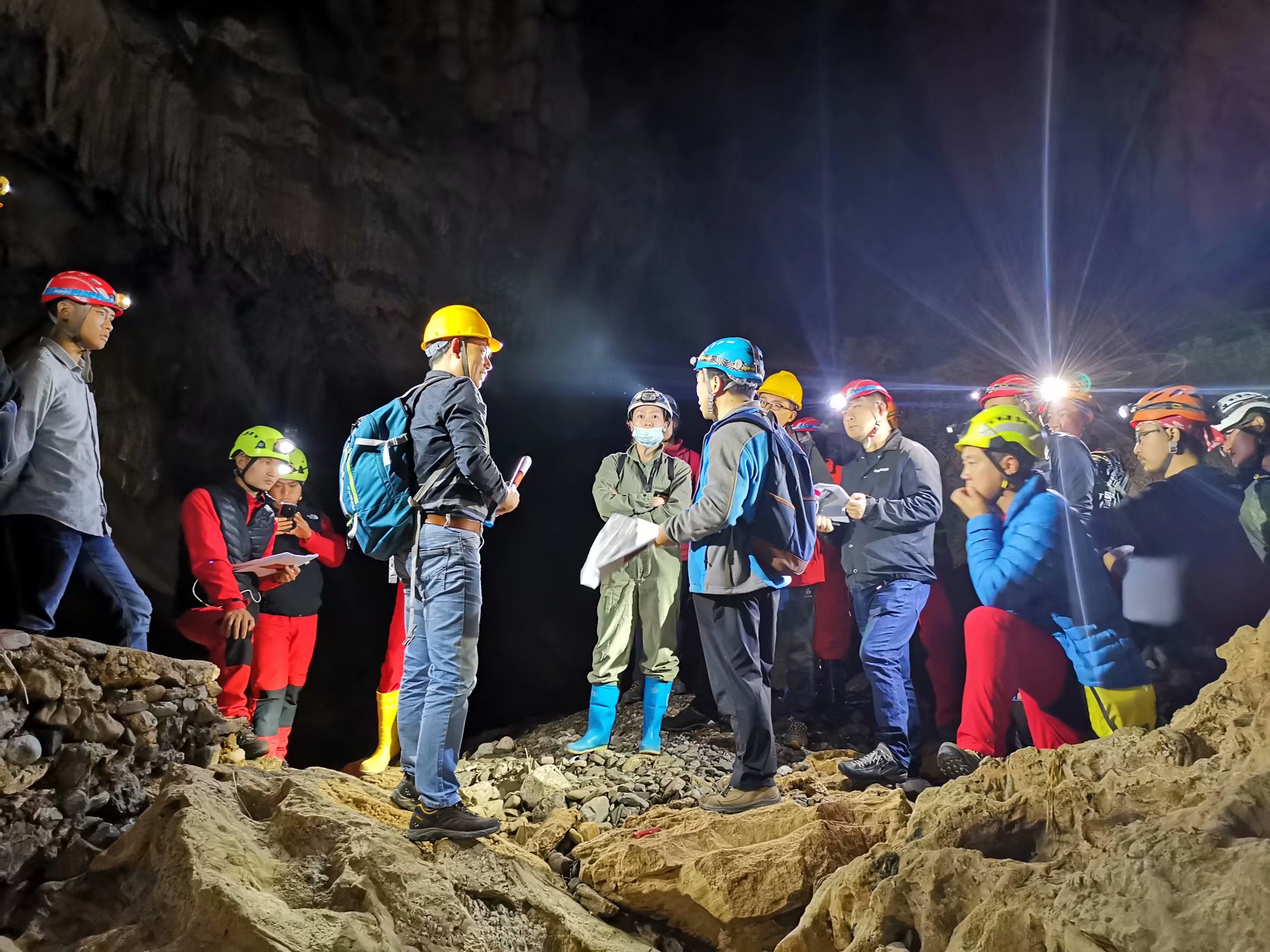 赤水哪里可以露营搭帐篷_赤水旅游公路露营地点_赤水露营基地