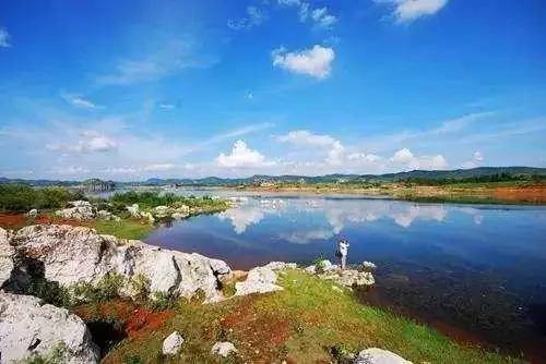 昆明周边最佳露营地推荐：沾益海峰湿地与师宗菌子山，享受星空与自然